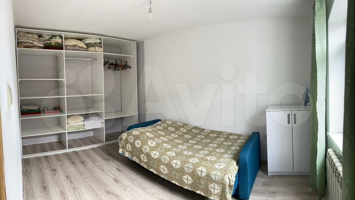 2-к. квартира, 43 м², 1/3 эт.