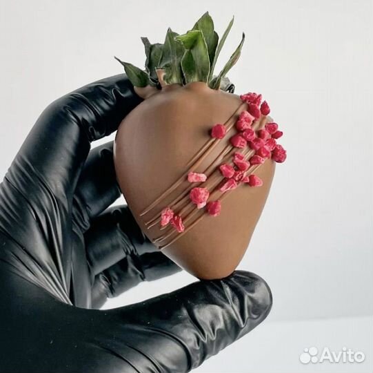 Клубника в шоколаде с дизайном Чита