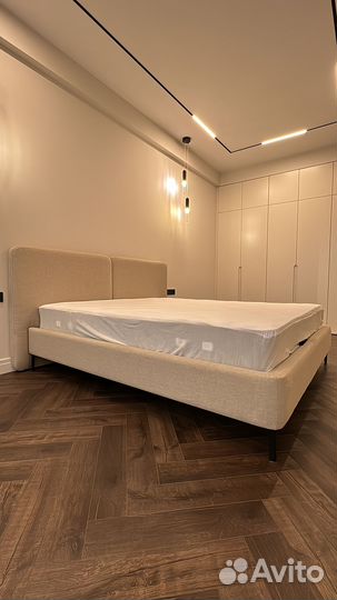 Кровать Татлин Эко на ножках 180x200 под заказ