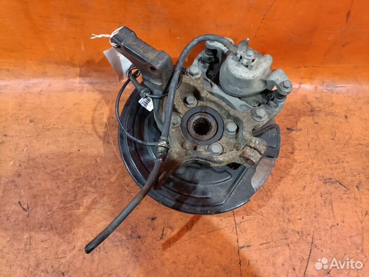 Ступица на Nissan Leaf AZE0 EM57