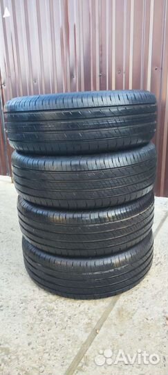 Goodyear EfficientGrip Performance 2 215/60 R17 96H