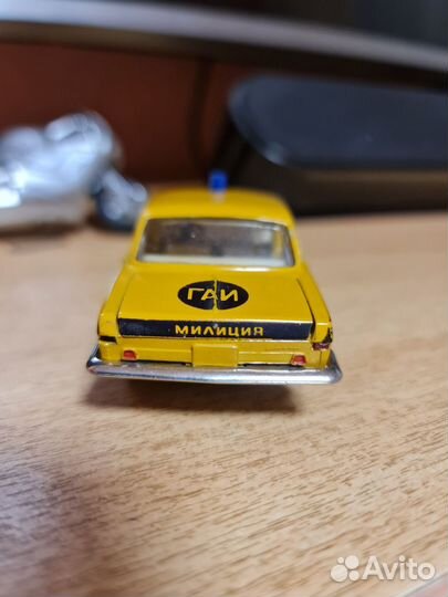 Модель автомобиля 1 43 Волга газ24 гаи