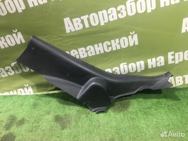 Накладка в салоне задняя левая Mazda Mazda3 BK