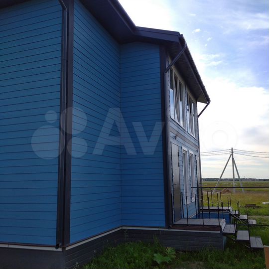 Коттедж 196,8 м² на участке 7,3 сот.