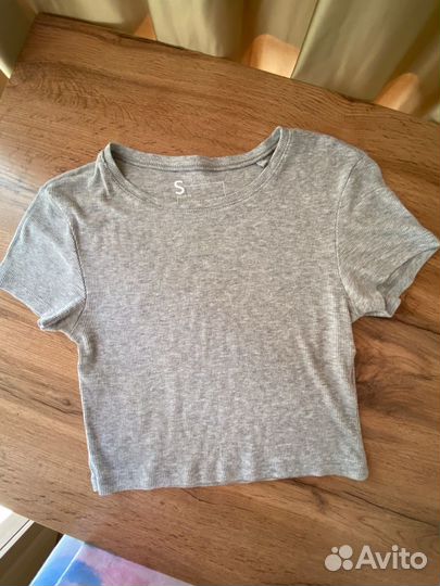 Кроп топ футболку