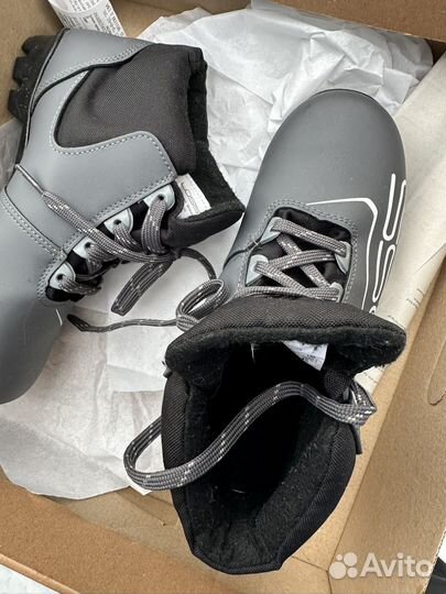 Лыжные ботинки детские 37 размер