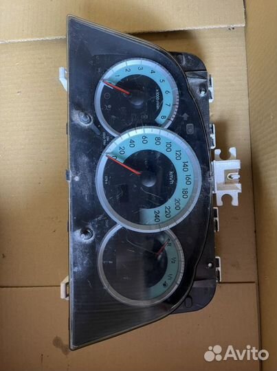 Toyota corolla verso панель приборов