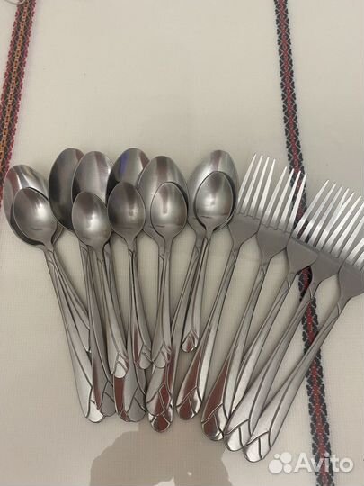 2 столовых прибора (вилки, ложки, ножи)