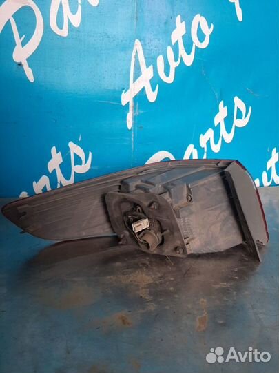 Фонарь задний правый Киа Рио 3