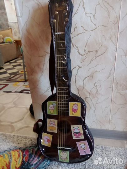 Продам гитару новую