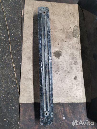 Усилитель бампеpa задний Ford Focus 3 хетчбек 1.6