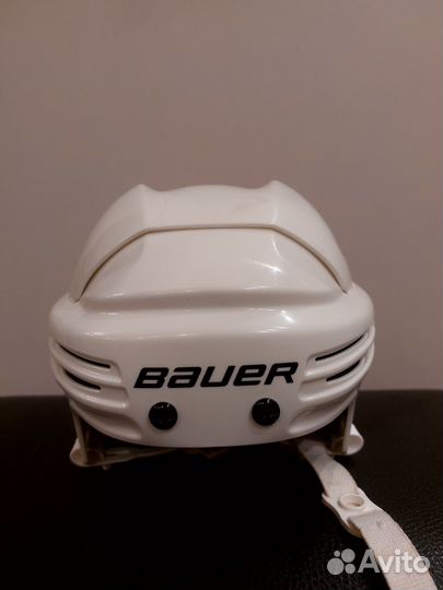 Хоккейный шлем