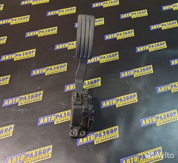 Педаль газа Renault Duster