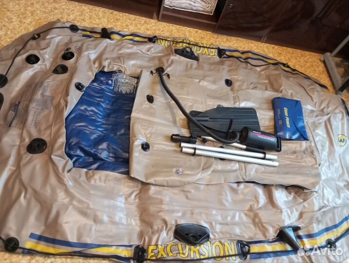 Intex Надувная трёхместная лодка Excursion 3