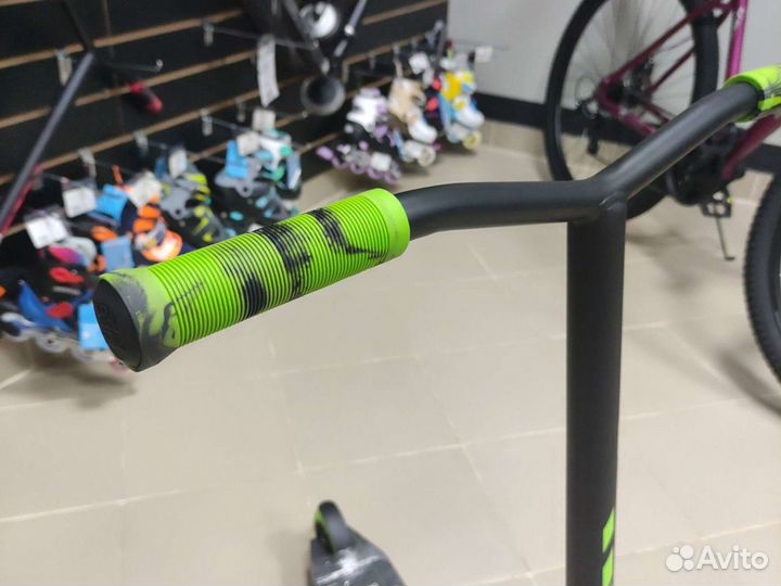 Самокат трюковой TT Duker 202 черный