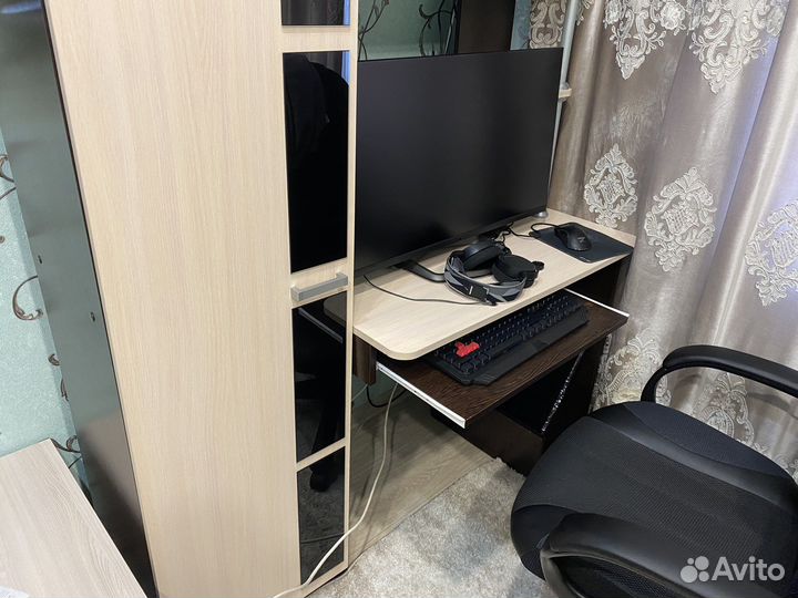 Компьютерный стол