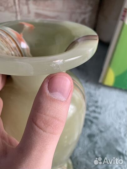 Ваза из оникса