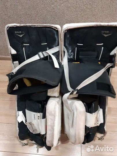 Хоккейные вротарьские щитки Bauer