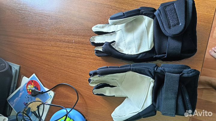 Краги для хоккея с мячом