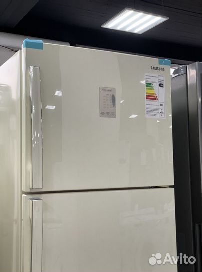 Холодильник широкий Samsung 70см Бежевый