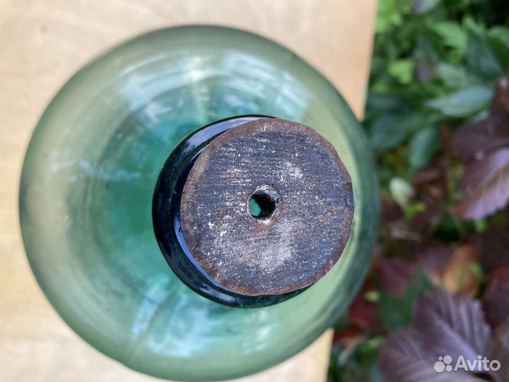 Бутыль стеклянная старинная