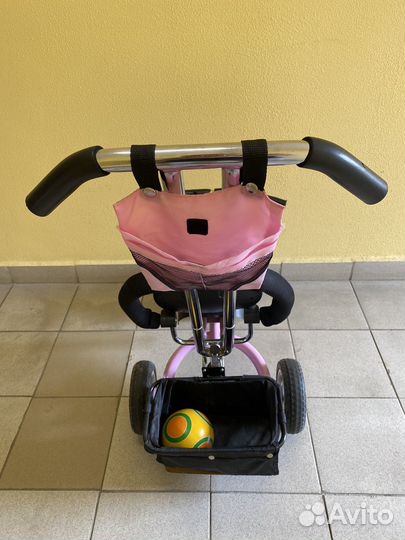 Детский трехколесный велосипед с ручкой