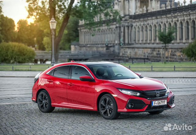 Лобовое стекло на Honda Civic 16г