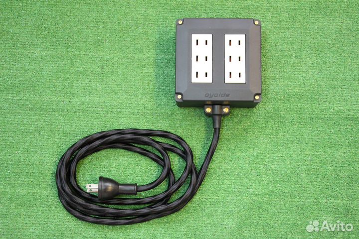 Разветвитель питания Oyaide OCB-1 SX+шипы, Япония