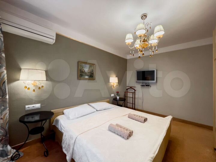 3-к. квартира, 80 м², 1/9 эт.