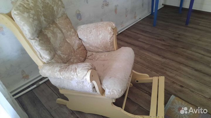 Кресло качалка для кормления