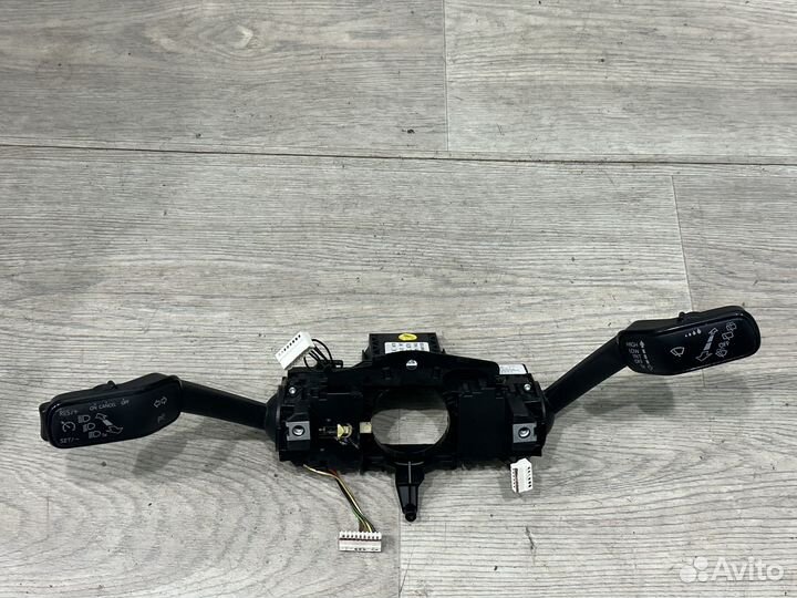 Переключатель подрулевой в сборе Skoda Octavia A7