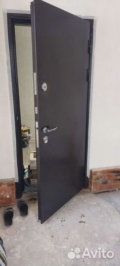 Дверь входная металлическая с терморазрывом