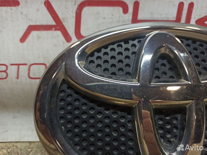 Эмблема решетки радиатора Toyota RAV 4 (2012-2023)