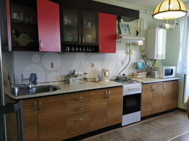 2-к. квартира, 76 м², 1/10 эт.