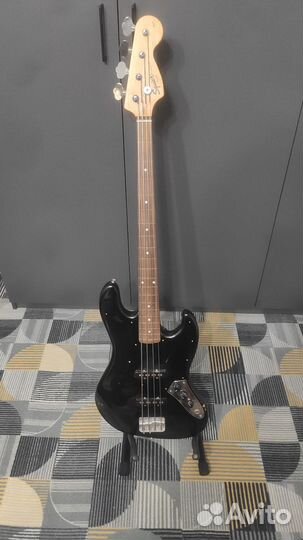Бас гитара безлад fender squier jazz bass