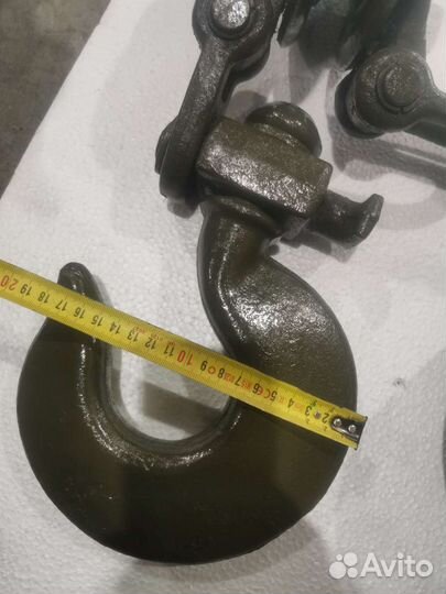 Гак с крюком от военной техники