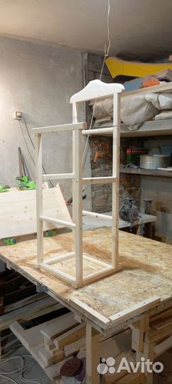 Вешалка для одежды напольная деревянная