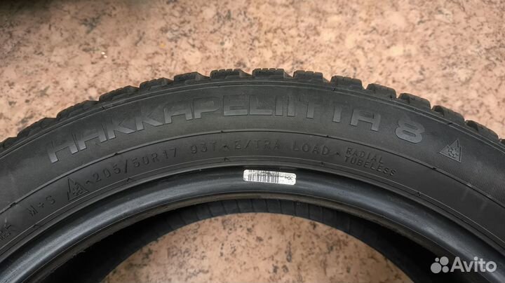 Nokian Tyres Hakkapeliitta 8 205/50 R17 93T