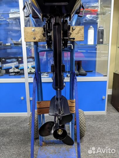 2х-тактный лодочный мотор Tohatsu M 9.8 BS витрина