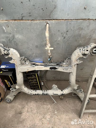 Подрамник задний Audi Q7