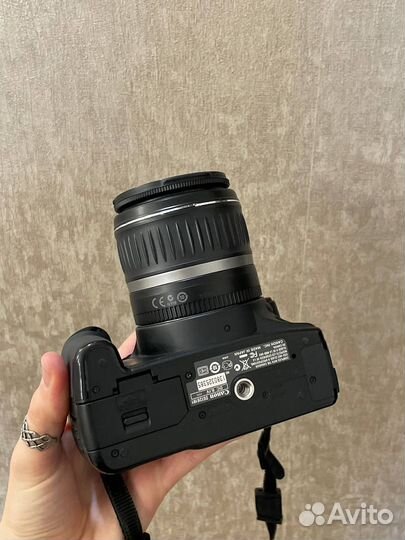 Зеркальный фотоаппарат Canon EOS 1000D