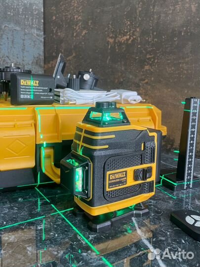 Лазерный уровень DeWalt 4D нивелир 16 линий