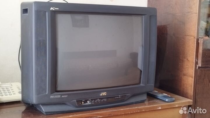 Телевизор бу JVC