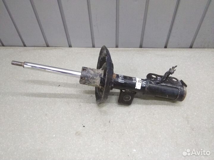 Амортизатор передний левый Toyota Camry V70 2017