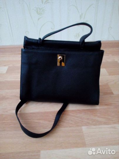 Новая стильная кожаная сумка