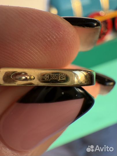 Золотые серьги с природн.бриллиантами