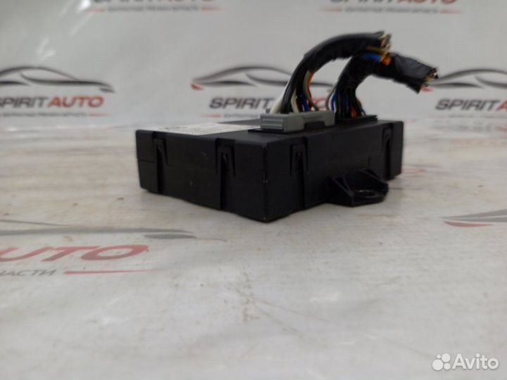 Блок управления крышкой багажника Kia Sedona 3