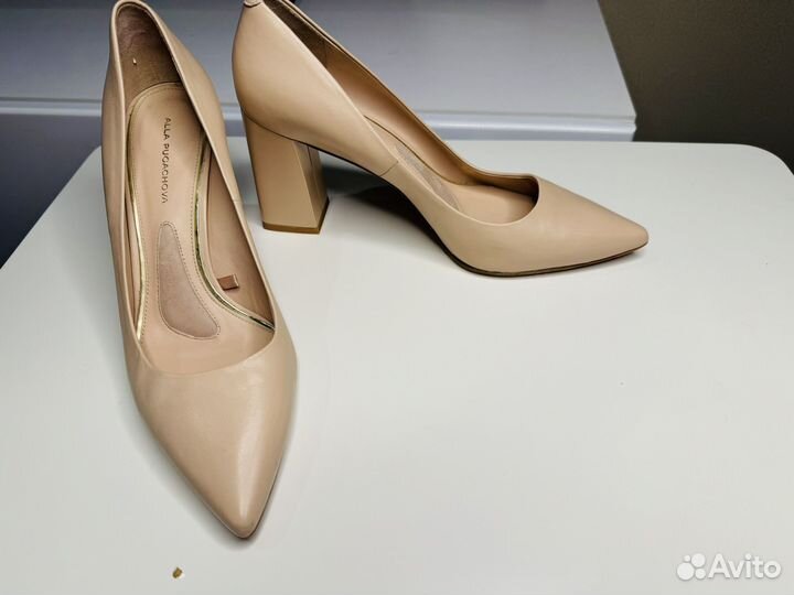 Женские туфли 38.5 размер бежевые натуральная