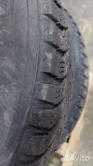 Nokian Tyres Hakkapeliitta 8 SUV 215/70 R16 100T