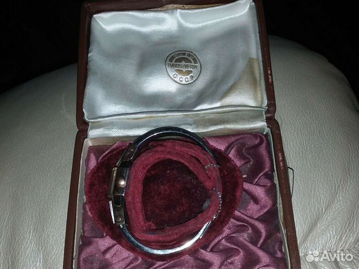 Платиновые часы женские 950